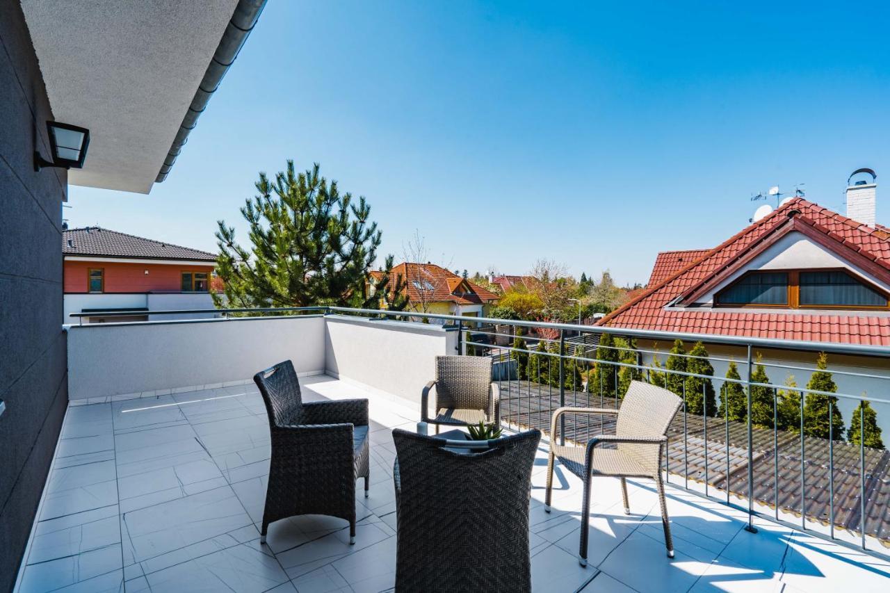 Serenity Prague Villa With Garden Jacuzzi Extérieur photo