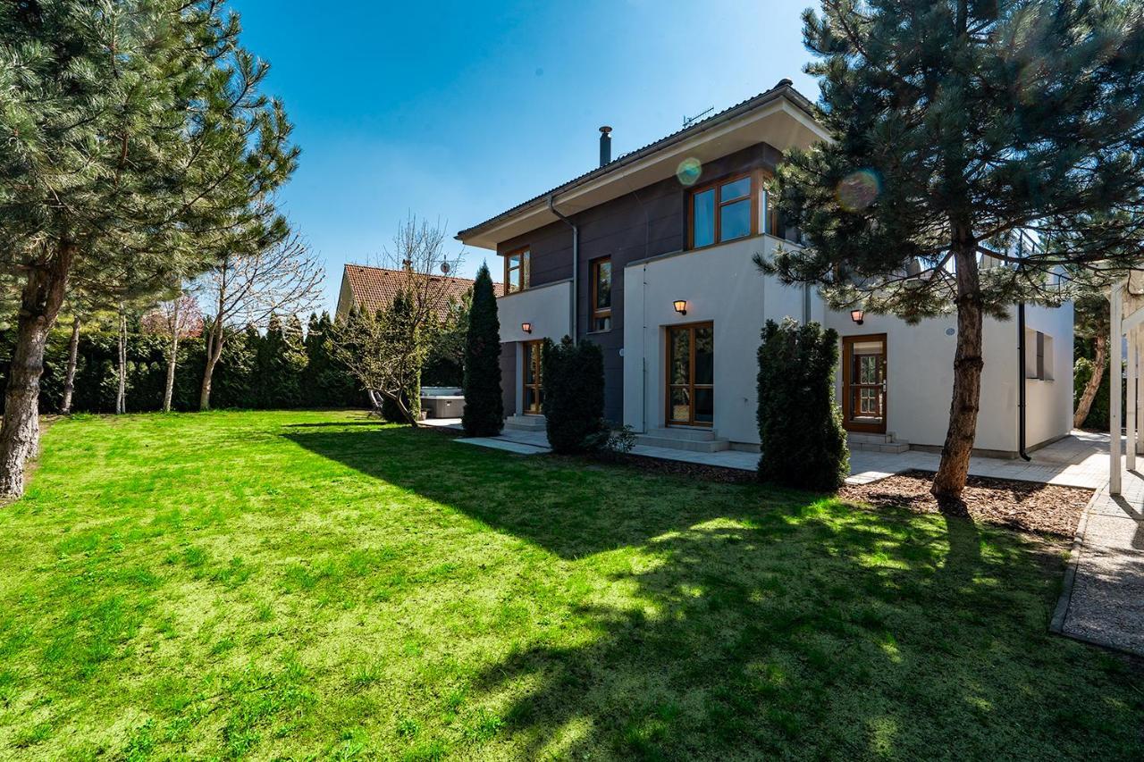 Serenity Prague Villa With Garden Jacuzzi Extérieur photo